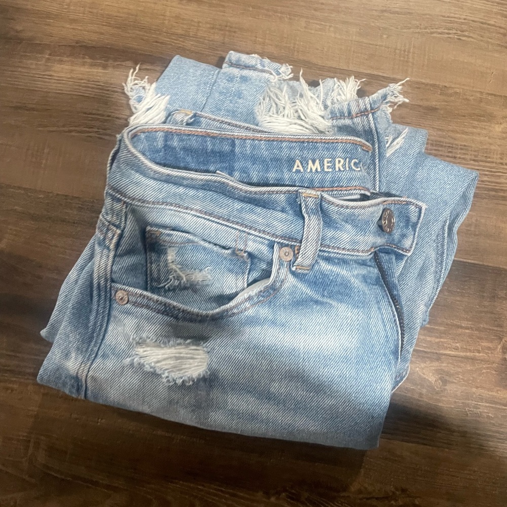 Women's_American Eagle_Stretch_Ripped Mom_Jeans